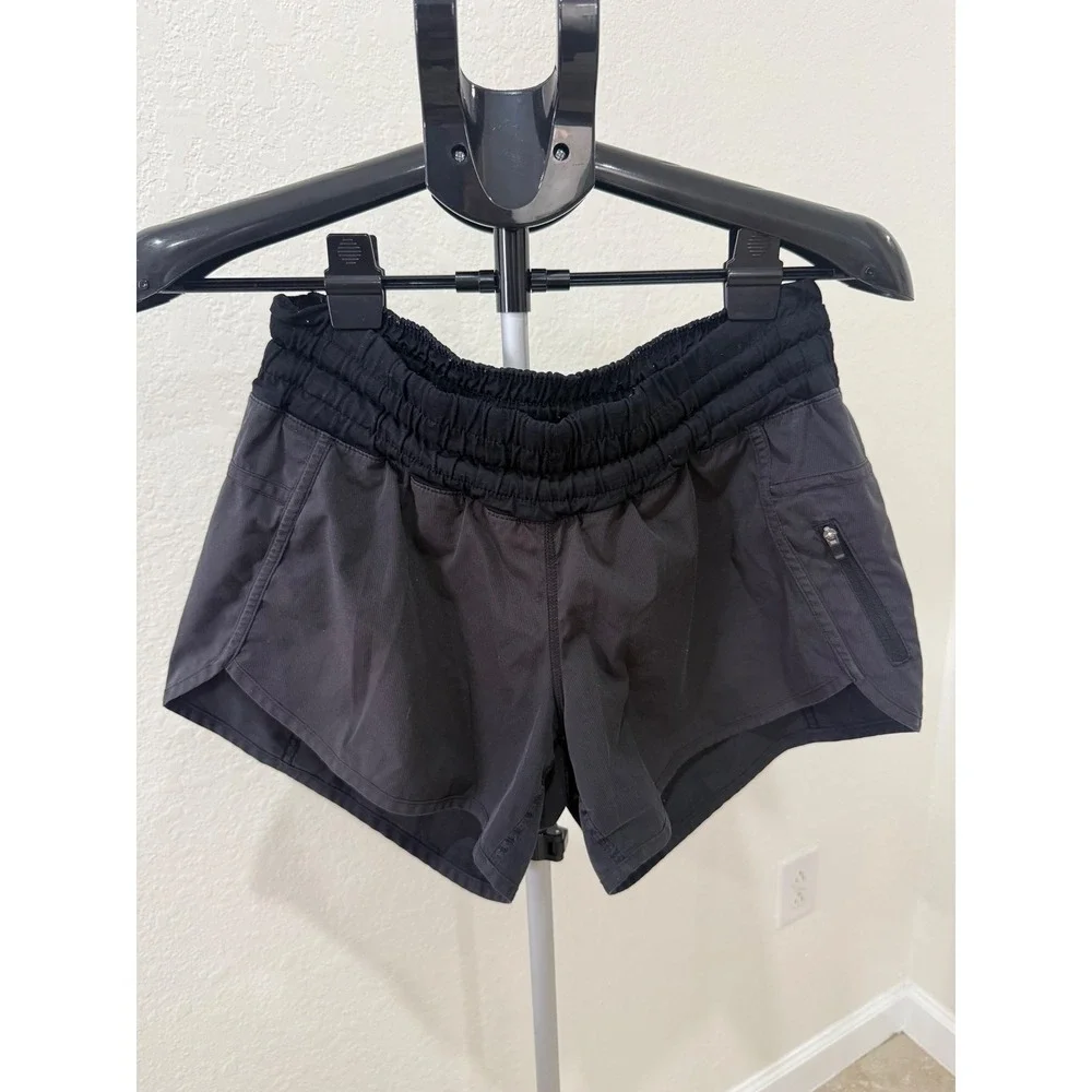 Lululemon Tracker Short V Black Charcoal Gray Athletic Running Shorts Womens 8